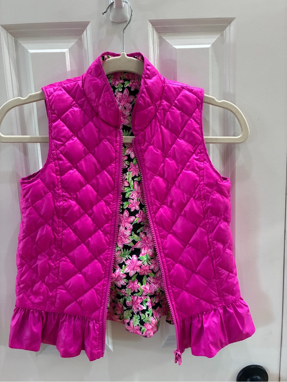 Lilly Pulitzer Girls' Pink Quilted Reversible Ruffle Vest. Size M 6-7. Like New!